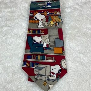 Peanuts 100% Silk Tie.